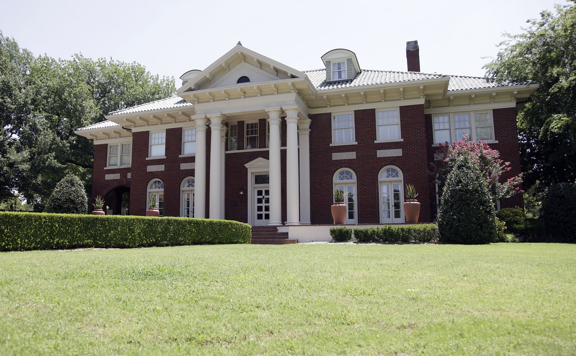 Skelly House